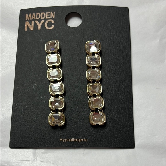 NWT Gold and rhinestone dangle earrings - Picture 1 of 1